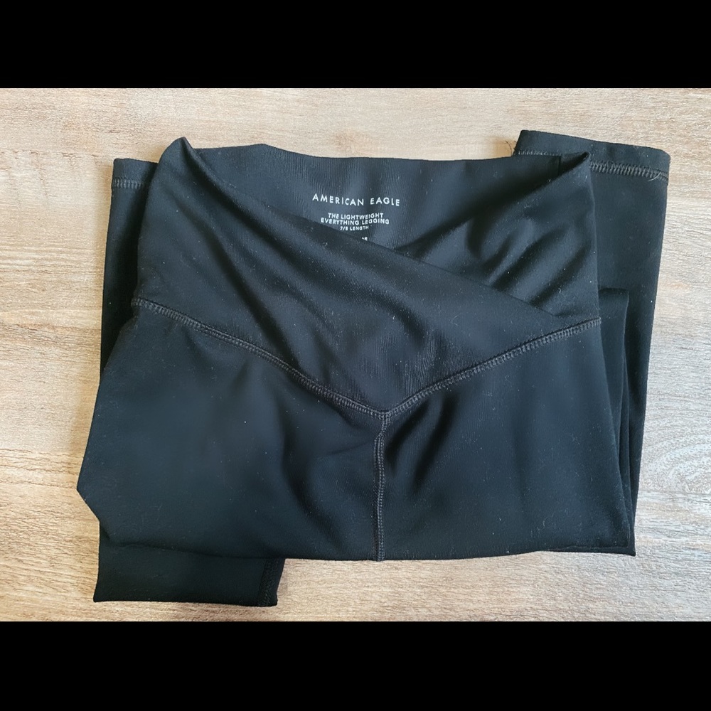 the famous AE criss cross front leggings